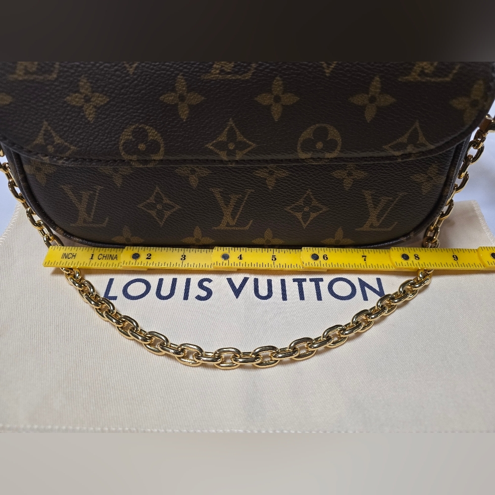 Louis Vuitton IVY Monogram Canvas Shoulder Bag with Gold Hardware and Tan Strap - Picture 2 of 11
